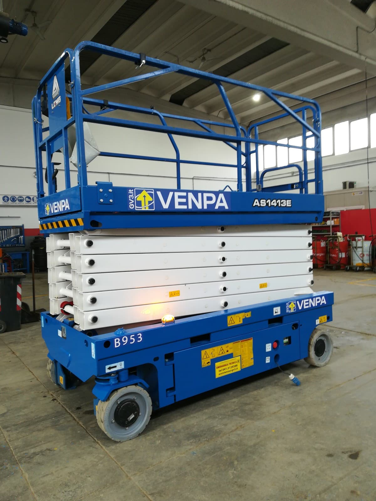 Piattaforma verticale elettrica